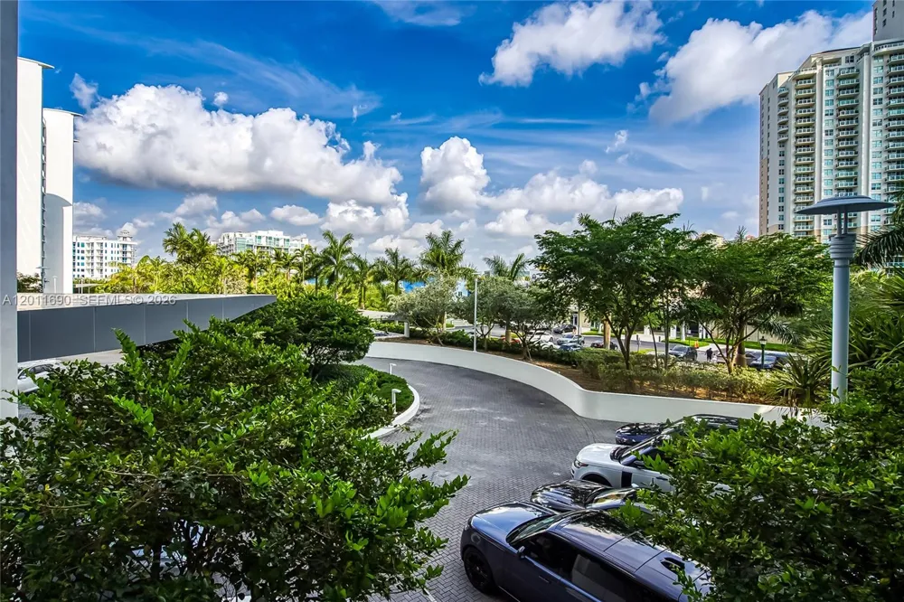3300 NE 188th St #216 Aventura, FL 33180