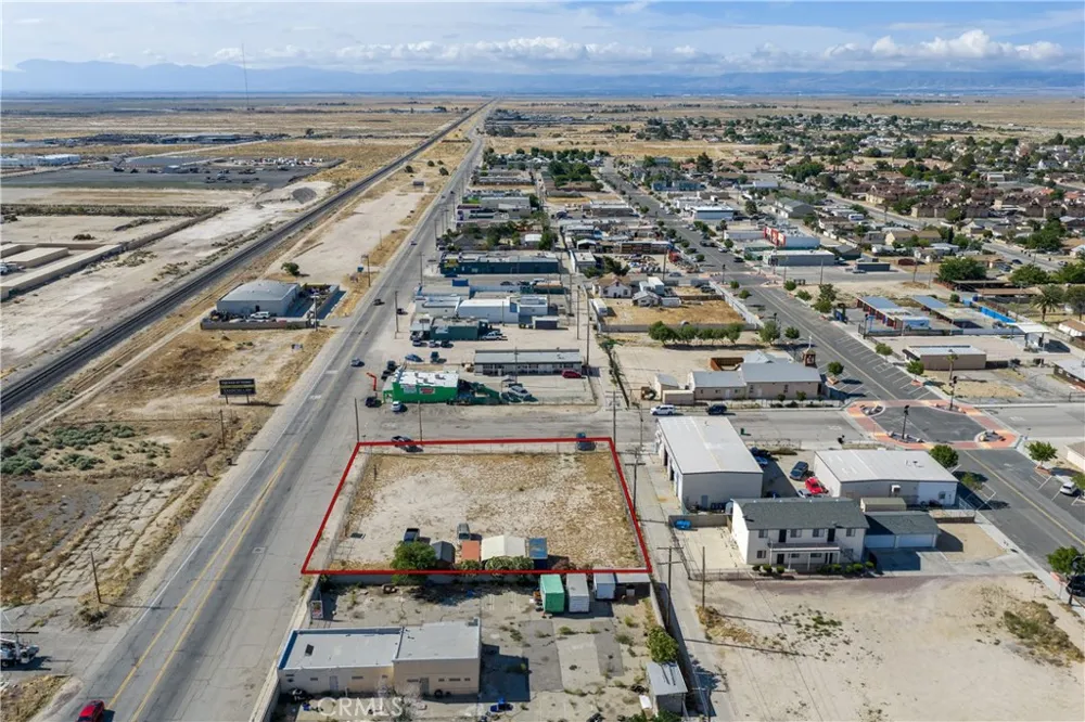 2909 Sierra Highway Rosamond, CA 93560