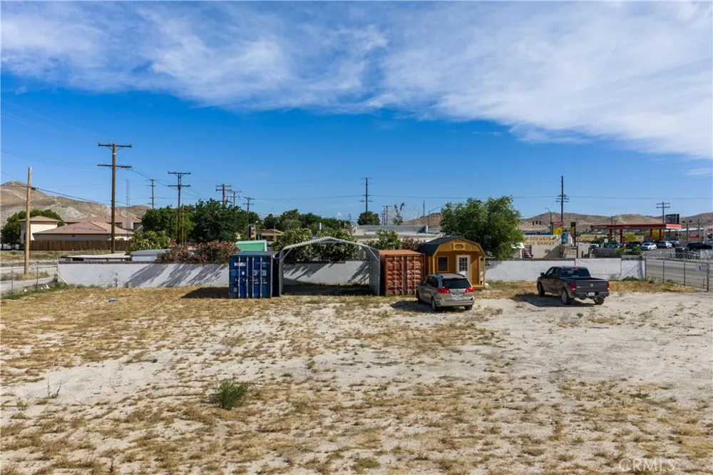 2909 Sierra Highway Rosamond, CA 93560