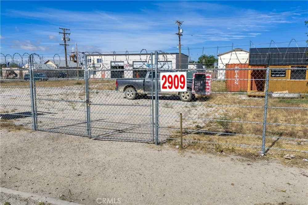 2909 Sierra Highway Rosamond, CA 93560