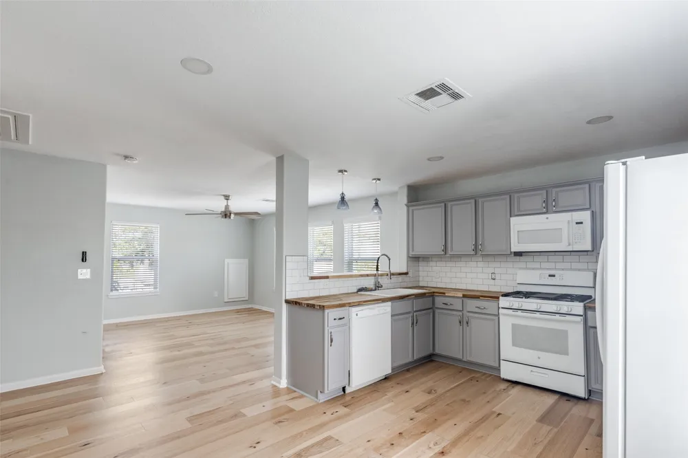 5106 Avenue O Galveston, TX 77551