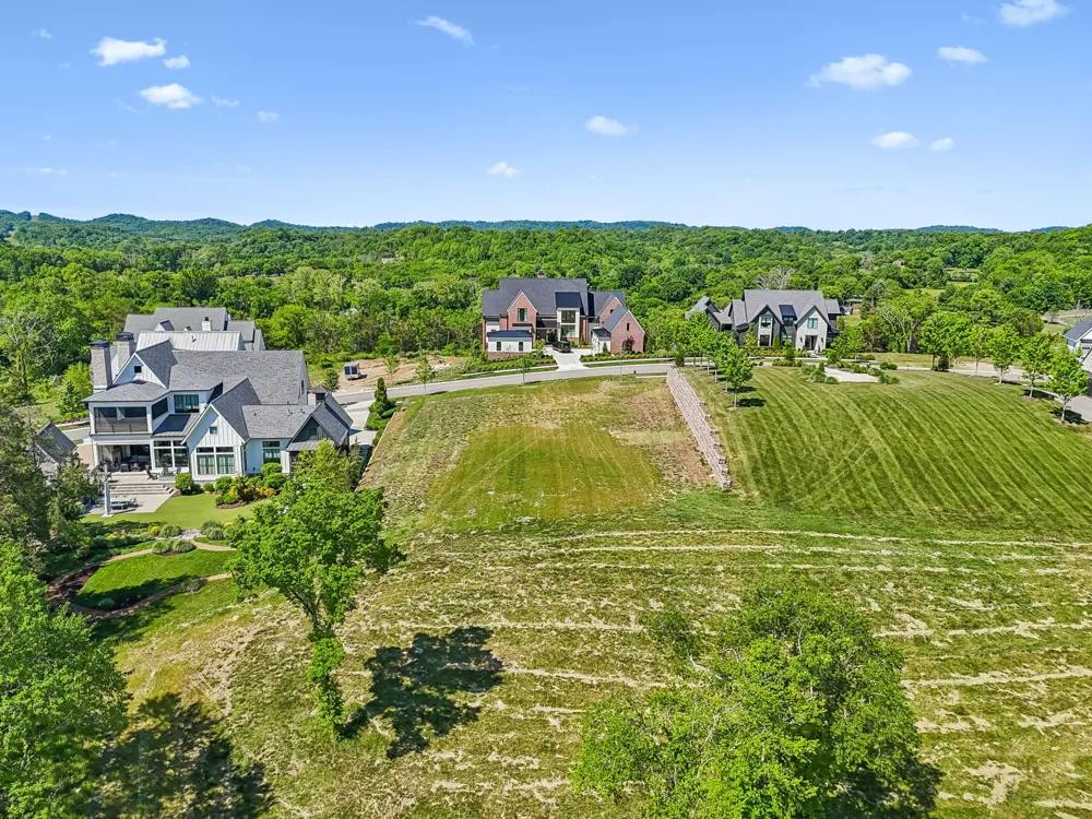 9120 Sawtooth Ln College Grove, TN 37046