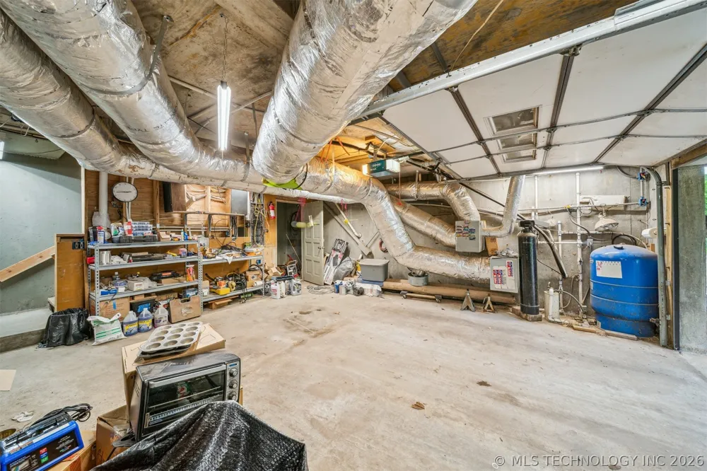 21745 E 660 ROAD Tahlequah, OK 74464