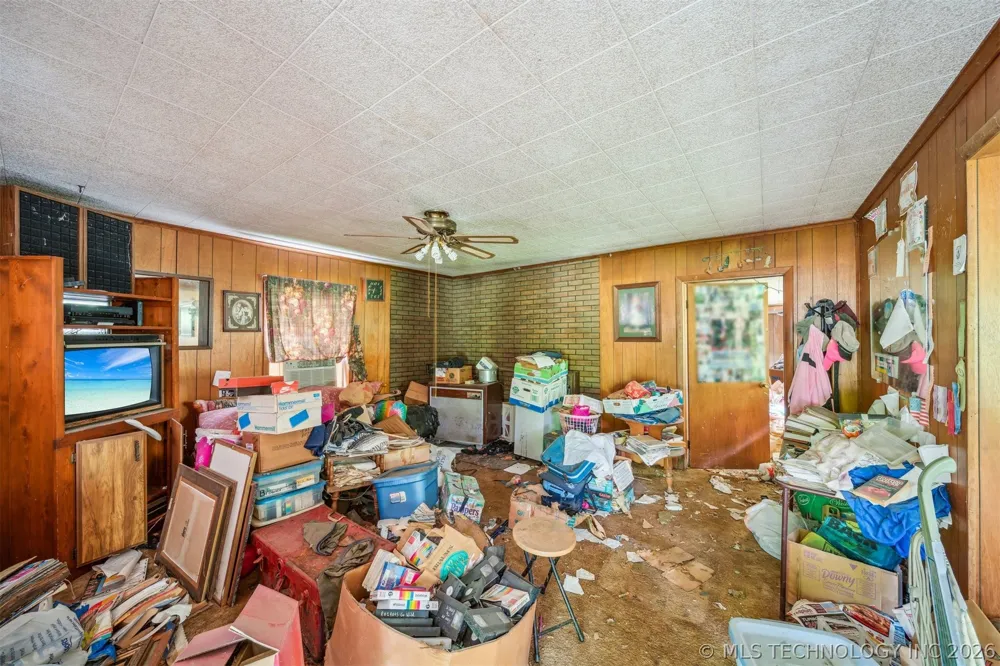 21745 E 660 ROAD Tahlequah, OK 74464