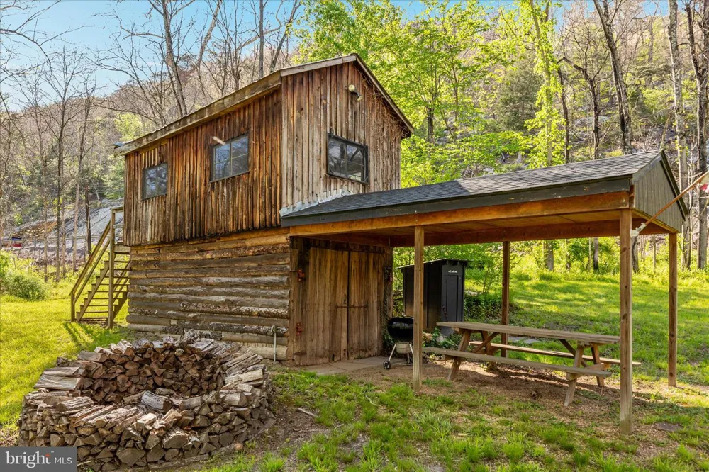 9897 CARPERS PIKE Yellow Spring, WV 26865