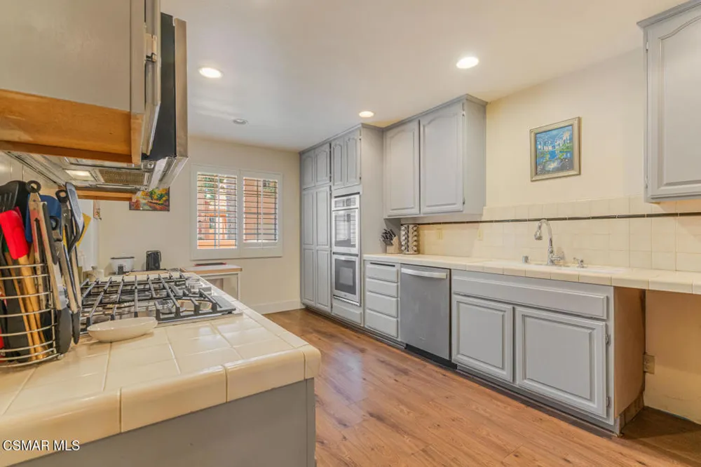 5200 White Oak Avenue #30 Encino, CA 91316