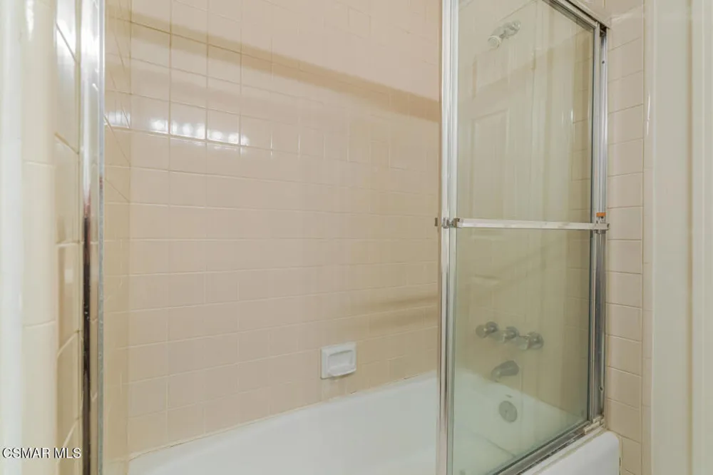 5200 White Oak Avenue #30 Encino, CA 91316