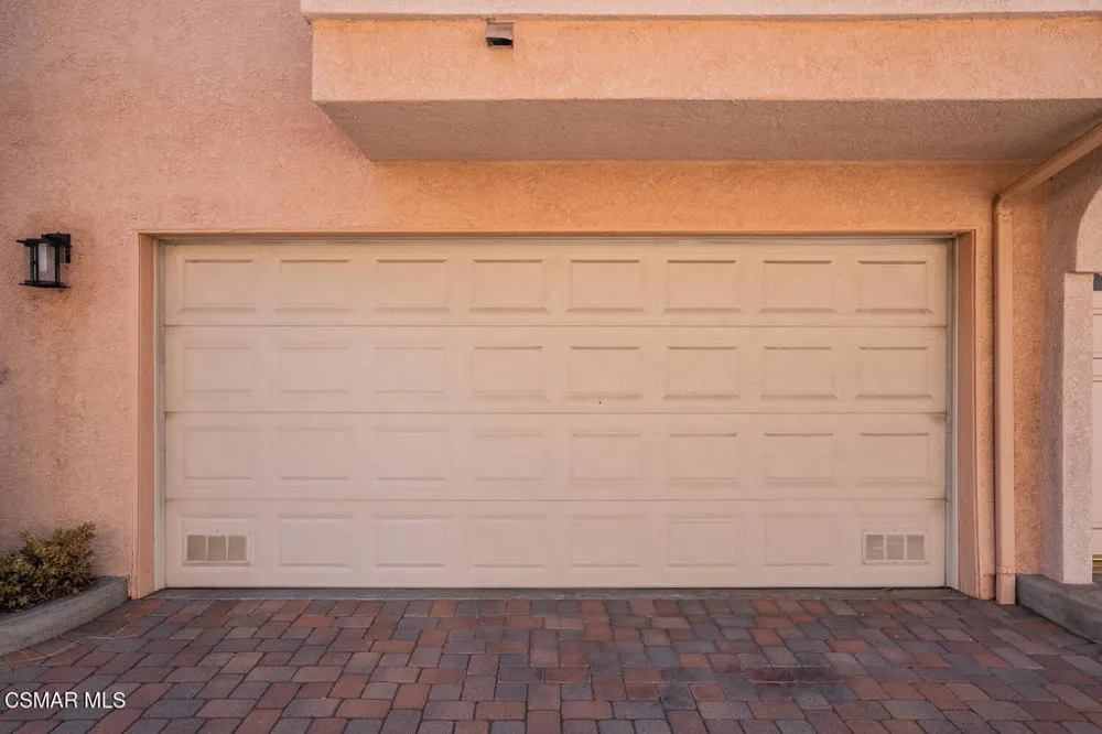 5200 White Oak Avenue #30 Encino, CA 91316