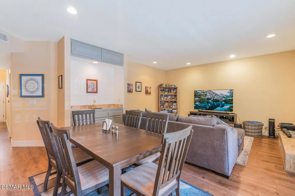 5200 White Oak Avenue #30 Encino, CA 91316