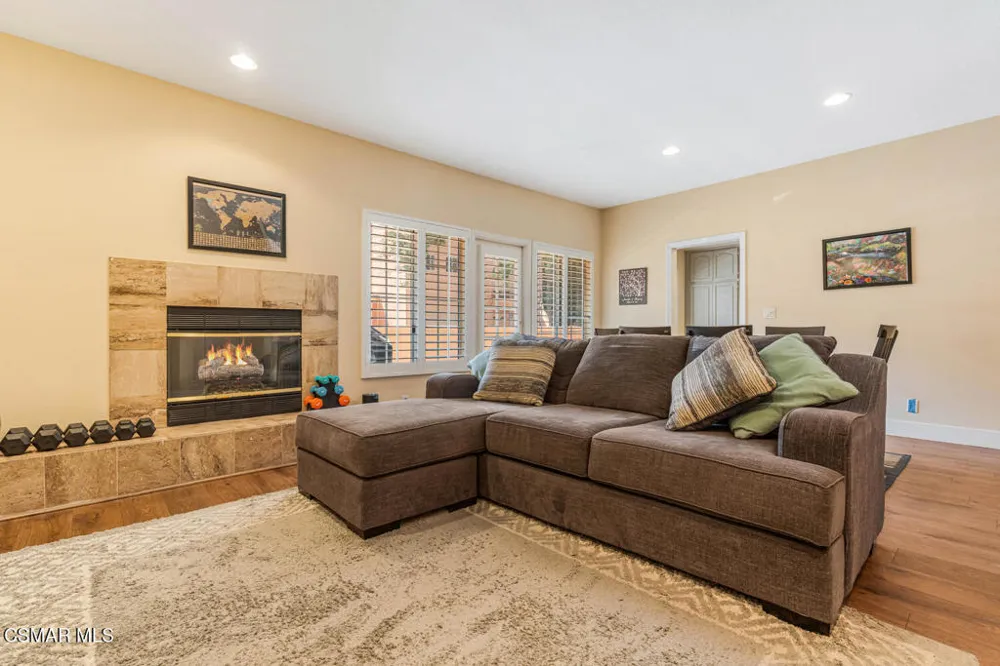 5200 White Oak Avenue #30 Encino, CA 91316