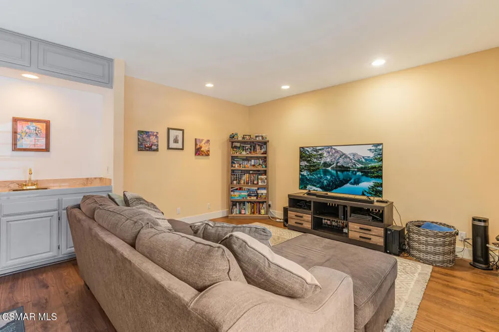 5200 White Oak Avenue #30 Encino, CA 91316