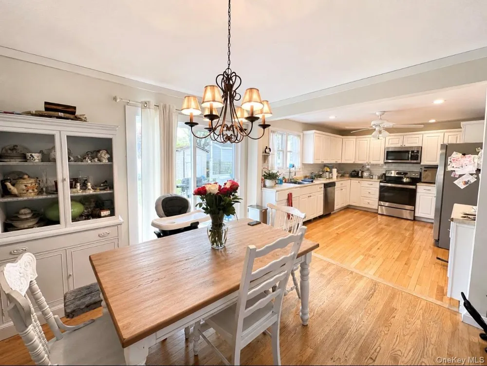 7 Bay Street Center Moriches, NY 11934