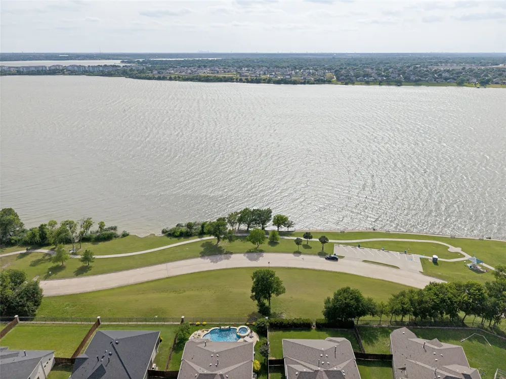 2802 Merlot Circle Rowlett, TX 75088