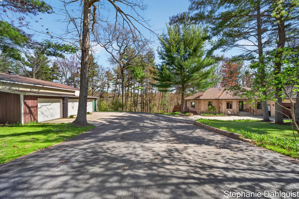 9160 Mill Pond Trail Whitehall, MI 49461