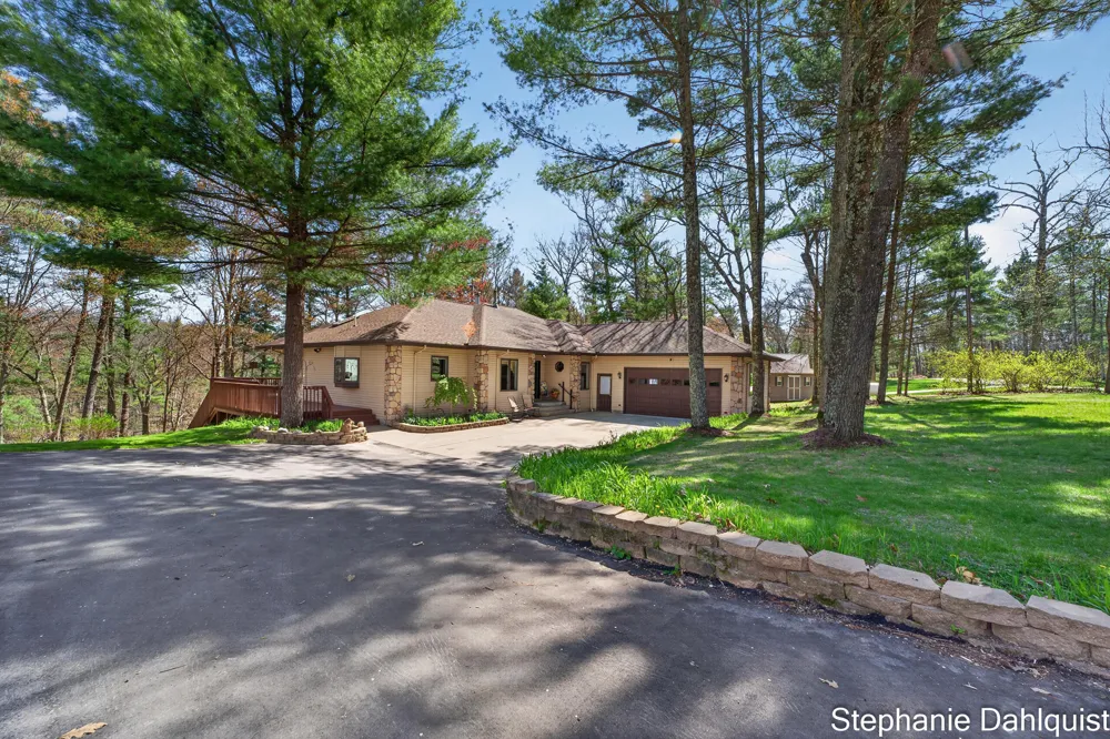 9160 Mill Pond Trail Whitehall, MI 49461