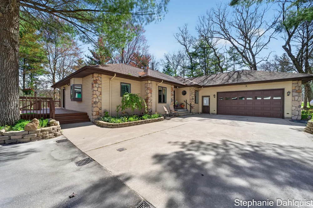 9160 Mill Pond Trail Whitehall, MI 49461