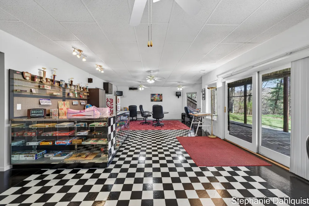9160 Mill Pond Trail Whitehall, MI 49461