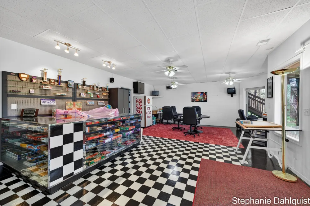 9160 Mill Pond Trail Whitehall, MI 49461