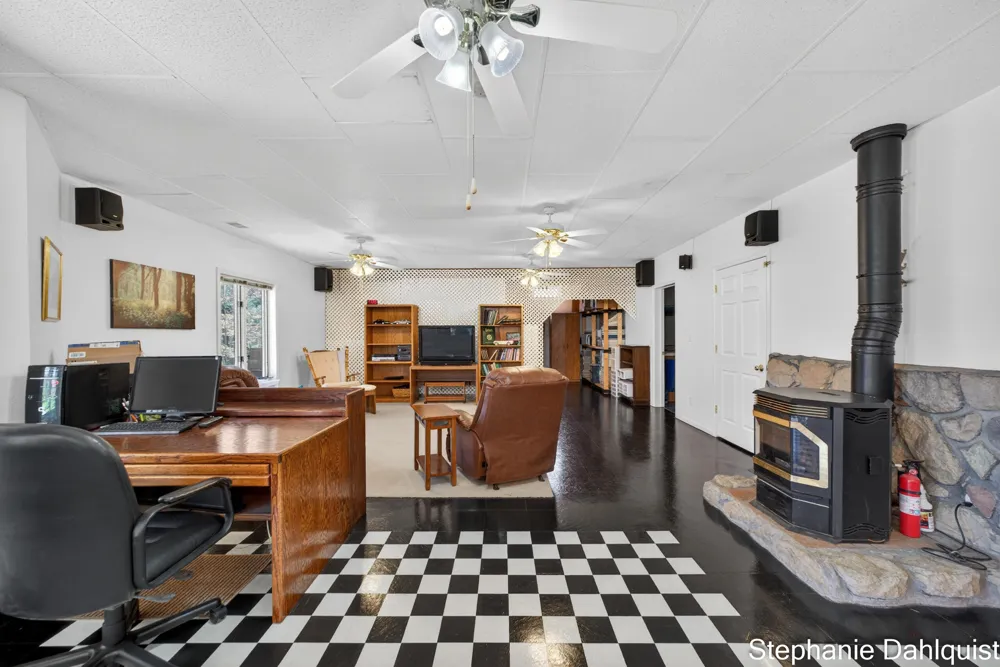 9160 Mill Pond Trail Whitehall, MI 49461