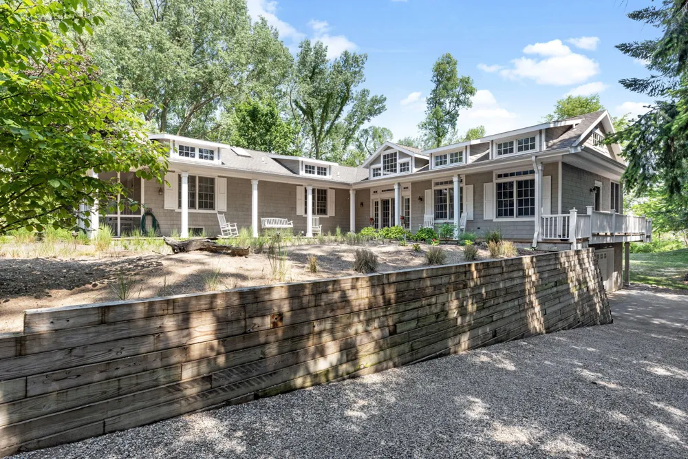 331 Marquette Drive New Buffalo, MI 49117