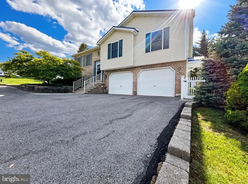13675 CUMBERLAND HIGHWAY Orrstown, PA 17244