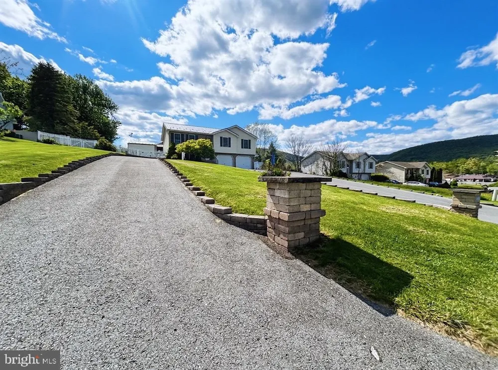 13675 CUMBERLAND HIGHWAY Orrstown, PA 17244