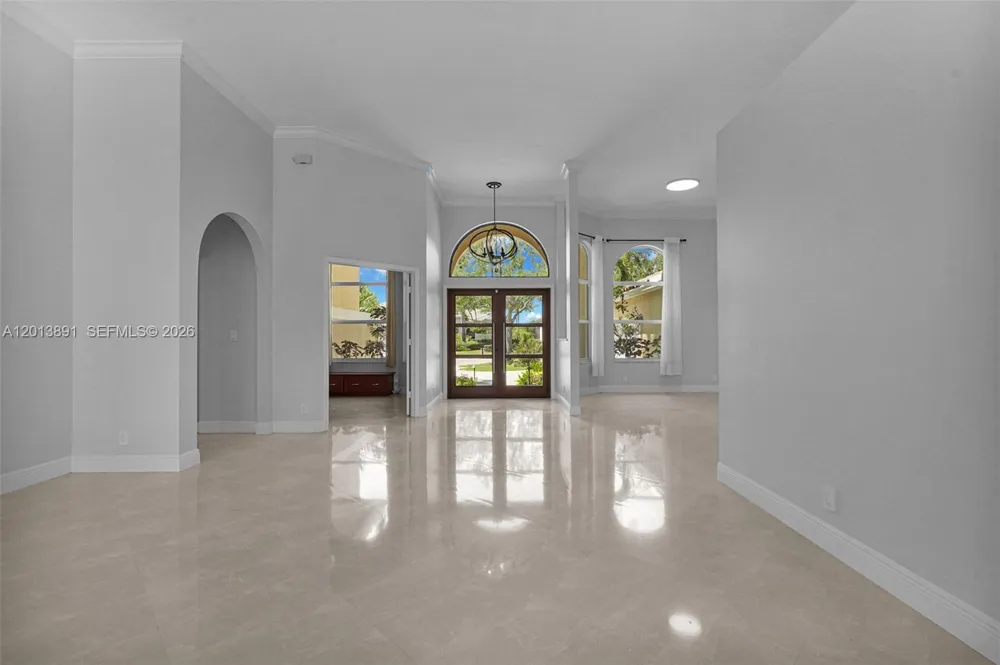 2715 Edgewater Court Weston, FL 33332