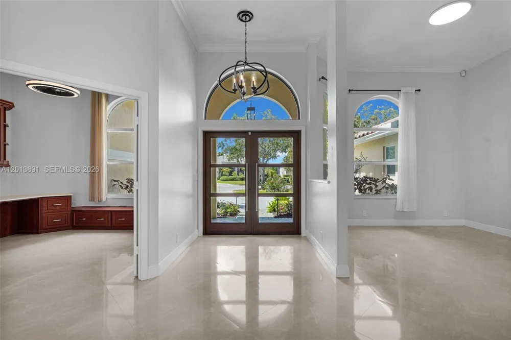 2715 Edgewater Court Weston, FL 33332
