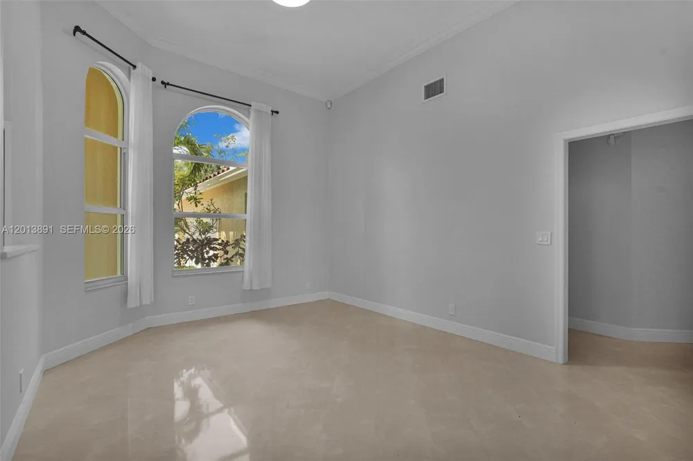 2715 Edgewater Court Weston, FL 33332