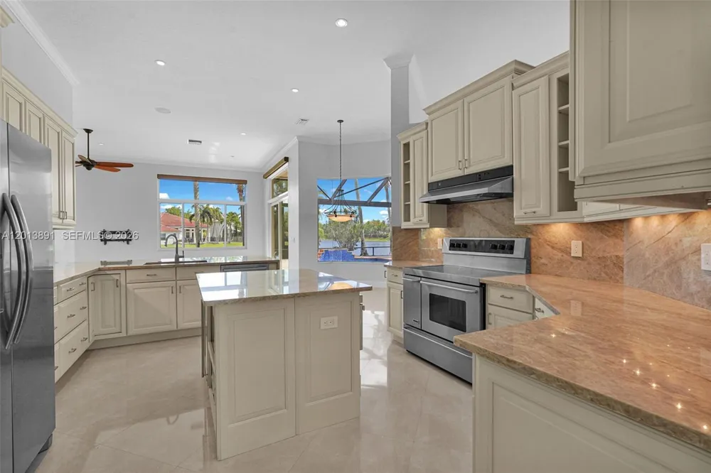 2715 Edgewater Court Weston, FL 33332