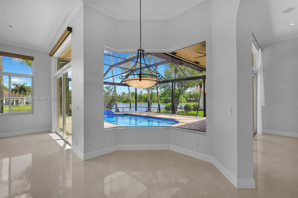 2715 Edgewater Court Weston, FL 33332