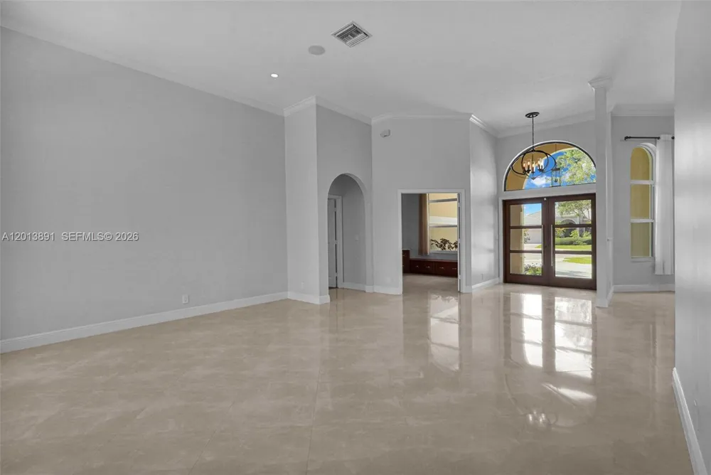 2715 Edgewater Court Weston, FL 33332