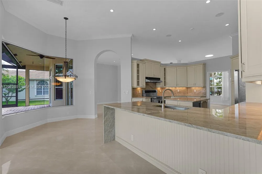 2715 Edgewater Court Weston, FL 33332