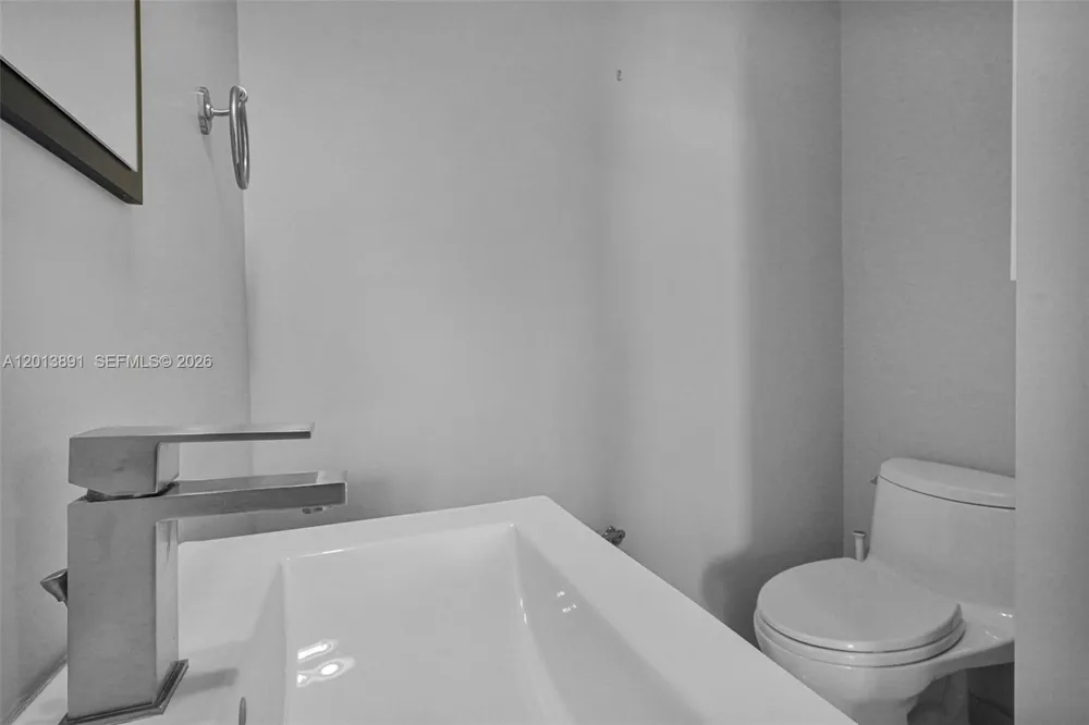 2715 Edgewater Court Weston, FL 33332