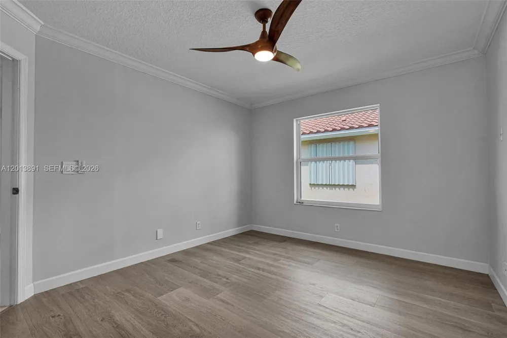 2715 Edgewater Court Weston, FL 33332