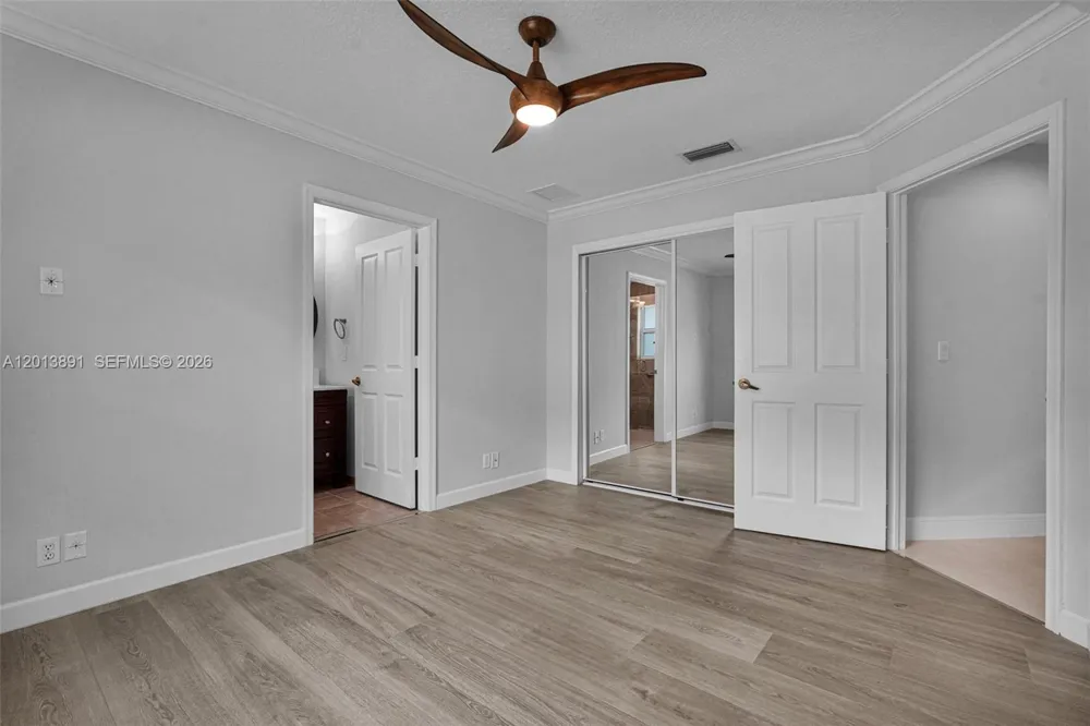 2715 Edgewater Court Weston, FL 33332