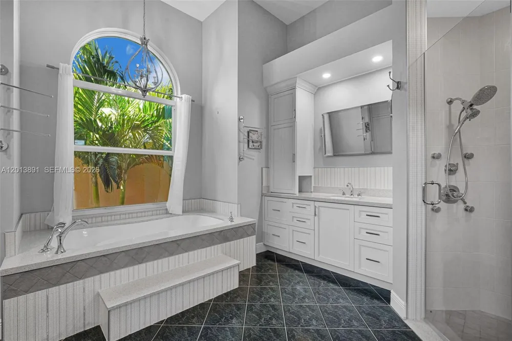 2715 Edgewater Court Weston, FL 33332