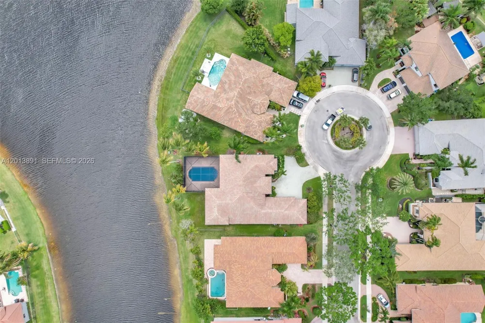 2715 Edgewater Court Weston, FL 33332