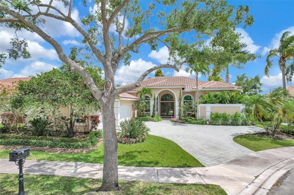 2715 Edgewater Court Weston, FL 33332