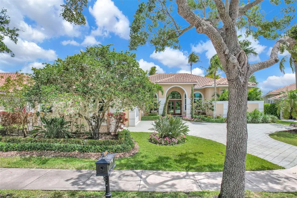 2715 Edgewater Court Weston, FL 33332