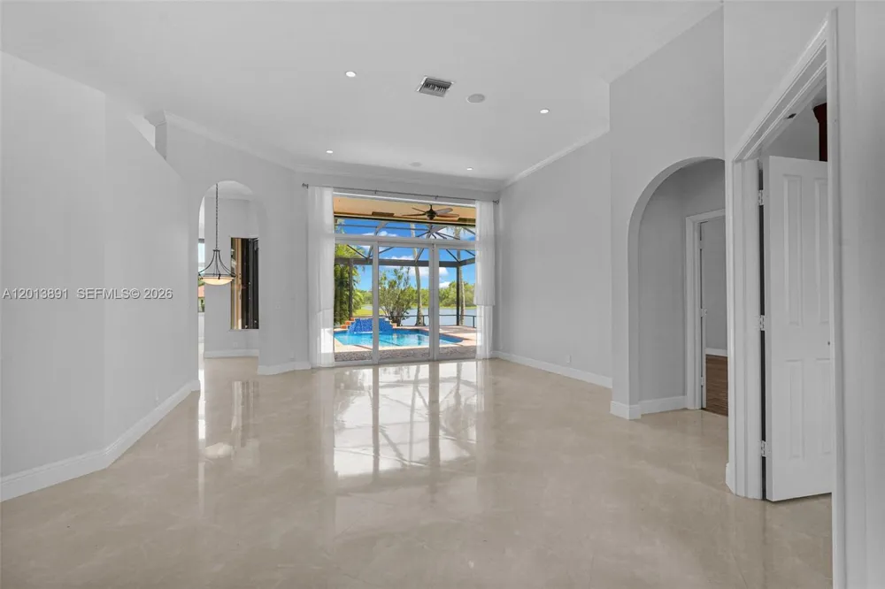 2715 Edgewater Court Weston, FL 33332
