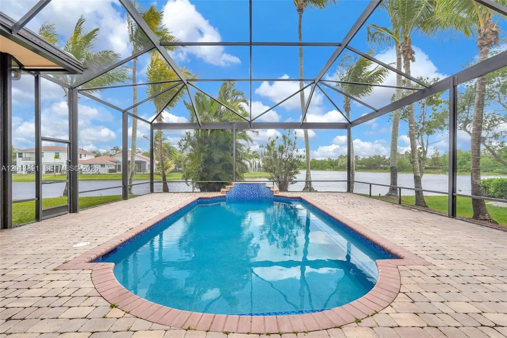 2715 Edgewater Court Weston, FL 33332