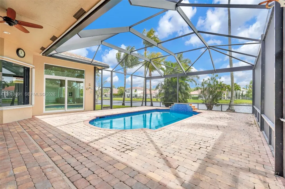 2715 Edgewater Court Weston, FL 33332