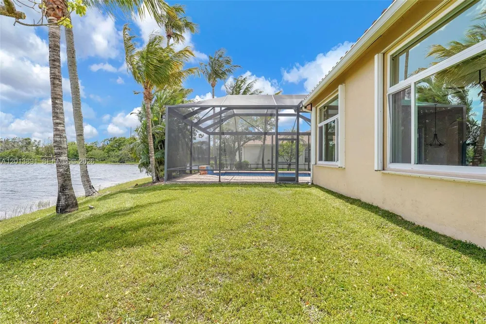 2715 Edgewater Court Weston, FL 33332