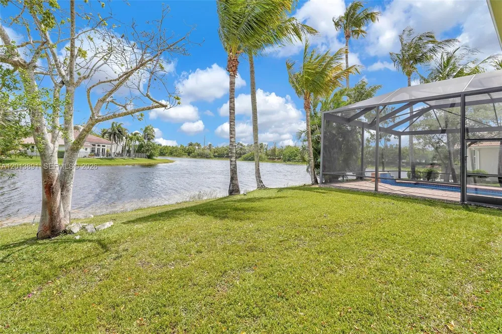 2715 Edgewater Court Weston, FL 33332