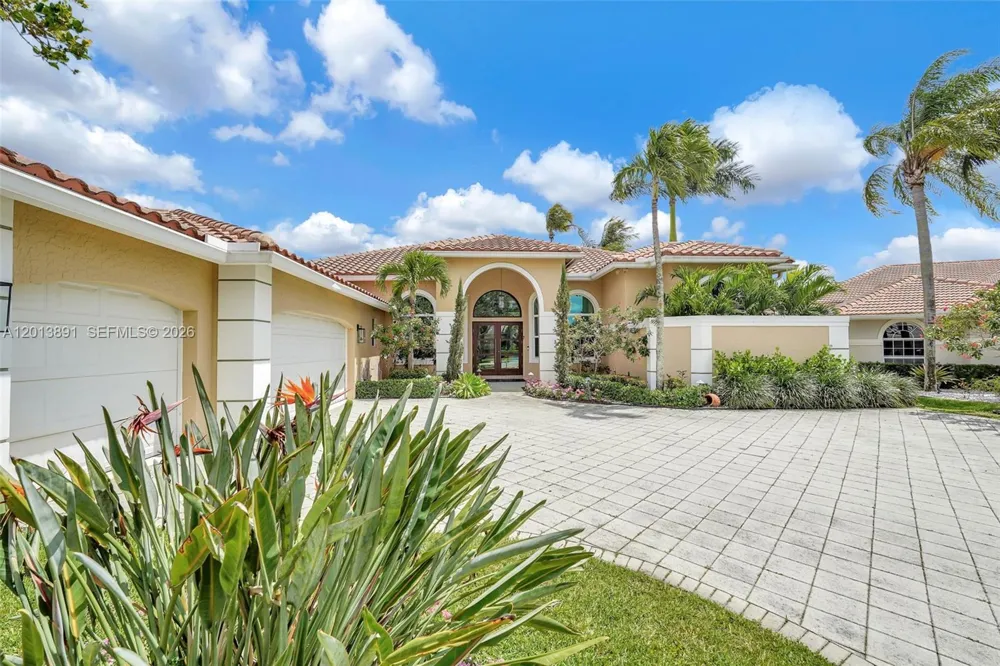 2715 Edgewater Court Weston, FL 33332