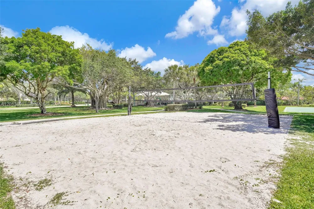 2715 Edgewater Court Weston, FL 33332