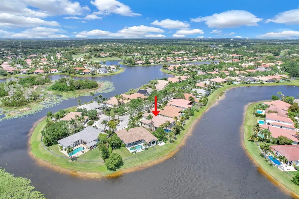 2715 Edgewater Court Weston, FL 33332