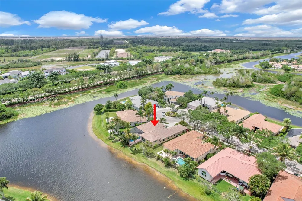 2715 Edgewater Court Weston, FL 33332