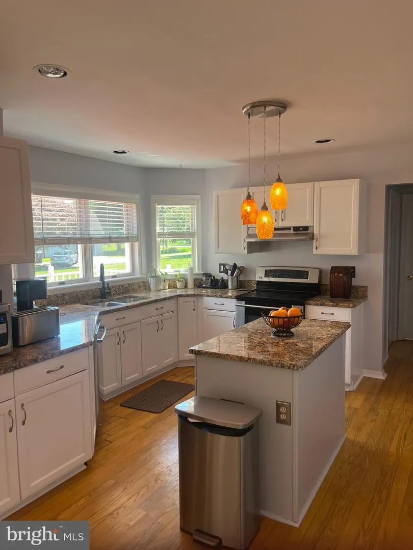 75 AUBURN ROAD Avondale, PA 19311